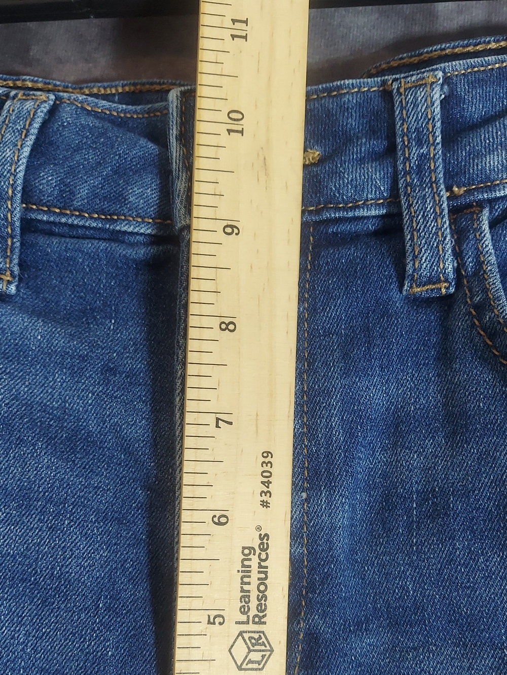 Old Navy Dark Wash High-Rise Cuffed Denim Shorts Size 6 EUC - Picture 6 of 8
